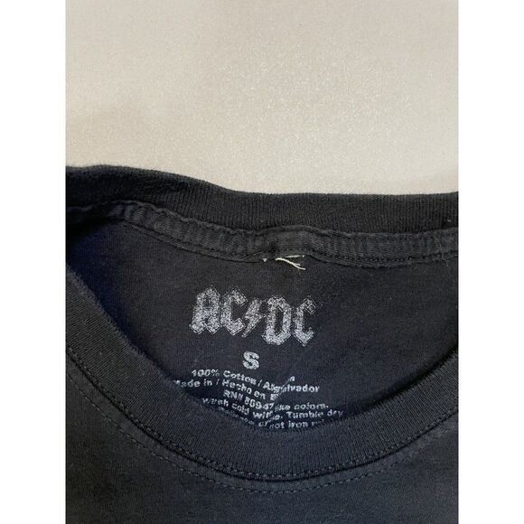 ACDC Back In Black Graphic T-shirt Women Small Black Short Sleeve Music - Picture 4 of 5